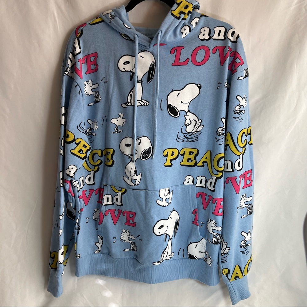 Peanuts Snoopy Blue Hoodie Sweatshirt Men's  Size Medium Pockets Pullover